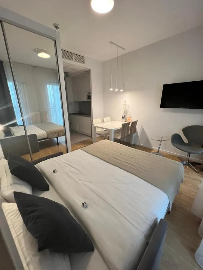 Varsovia Apartamenty Kasprzaka 4*, Warsaw