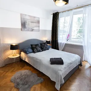 Clicktheflat Muranow Hostal