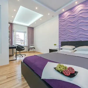 Old Town Square P&o Apartment